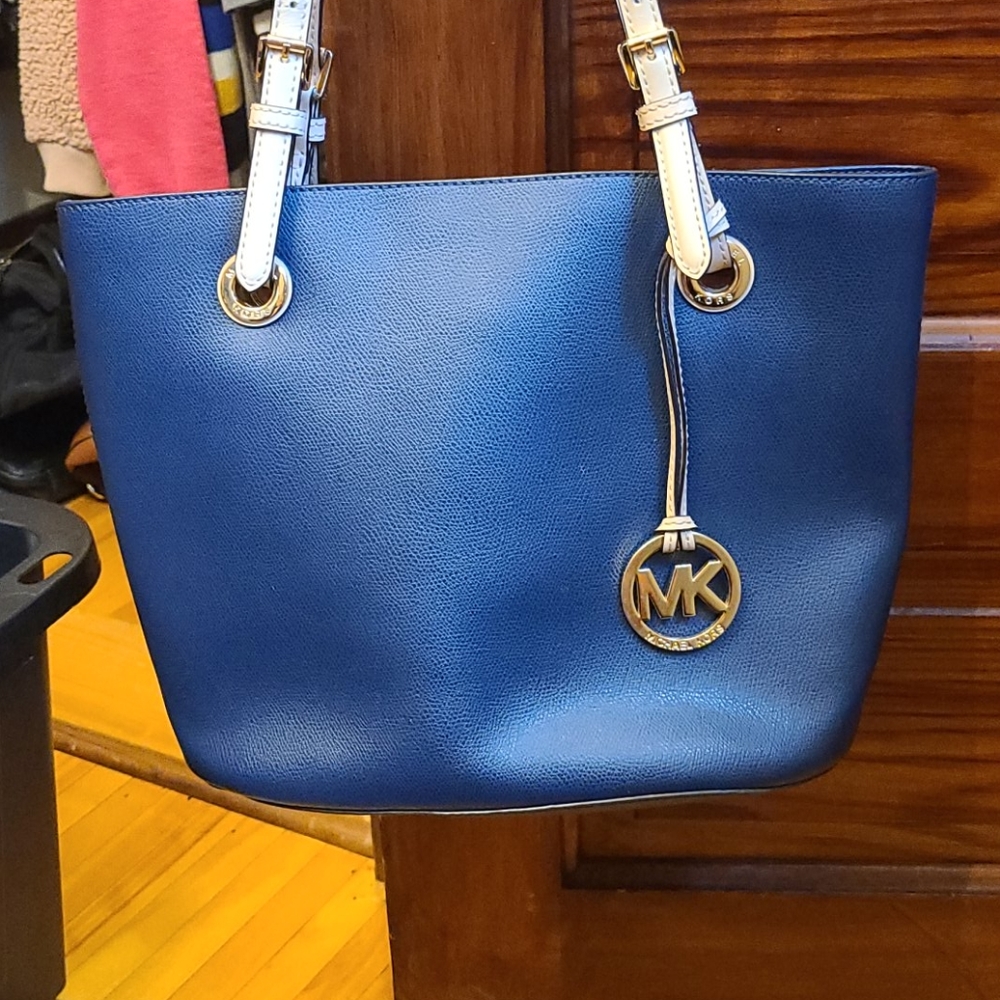 Michael Kors Jet Set bag